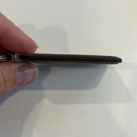 NWOT Land Rover Above And Beyond Silver Leather Key Chain - Picture 3 of 5